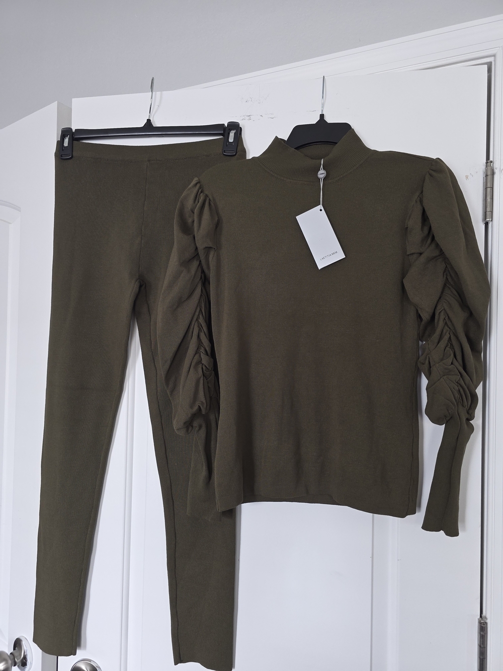 Women's Olive Green Ruched Sleeve Knit Set